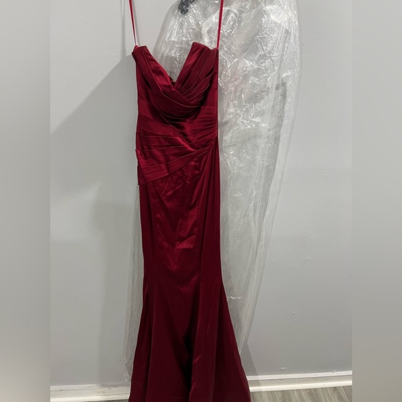 Burgundy Prom/Wedding gown - Picture 3 of 3